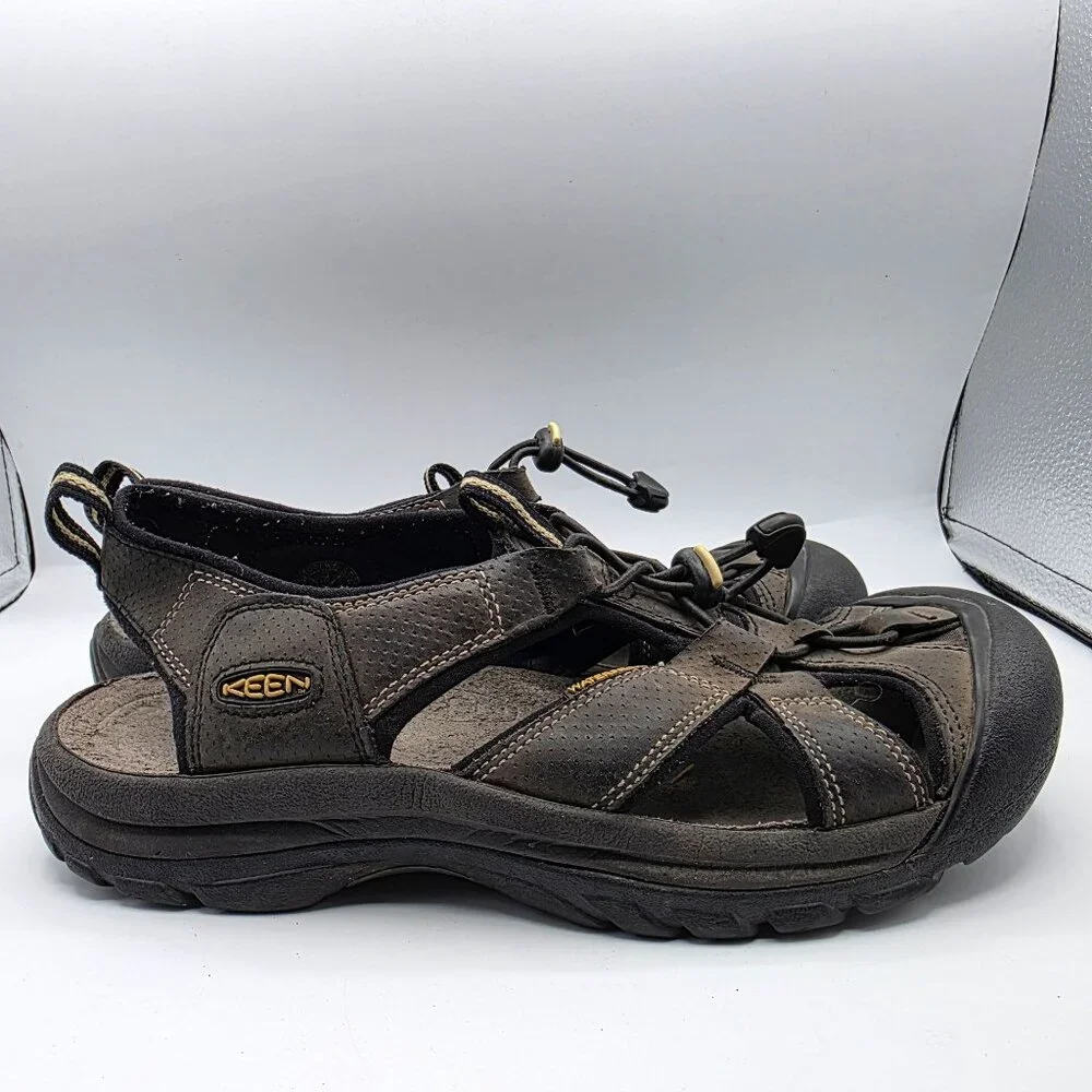 Keen H2 Mens Size 8 Gray Closed Toe Sandals Waterproof Casual Walking Outdoors